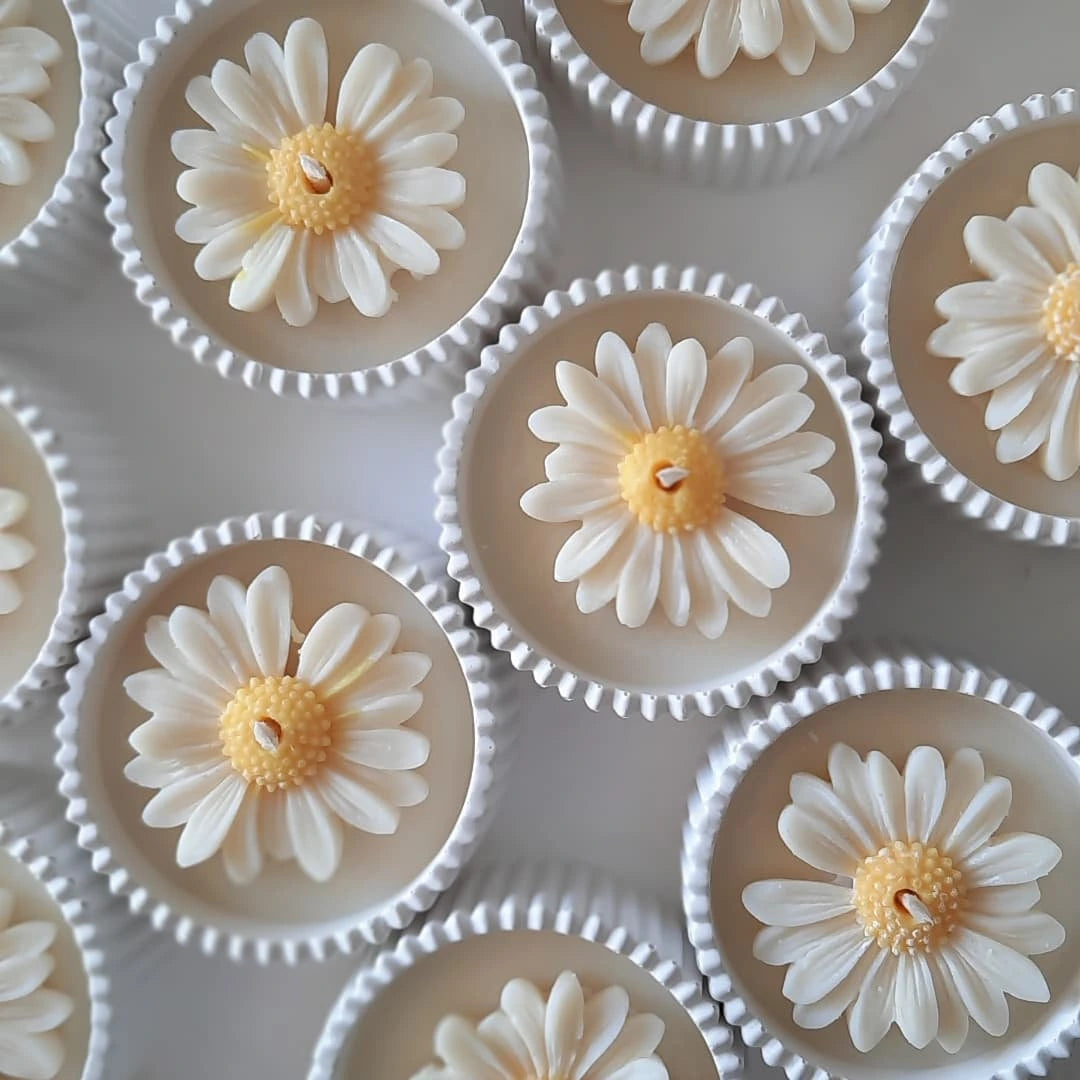daisy ribbed jar candle